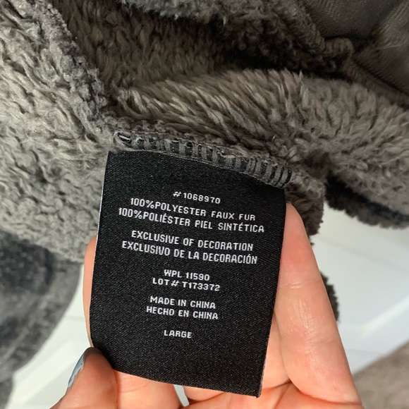 Fuzzy jacket - Picture 3 of 5